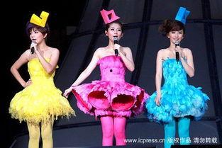 成人舞台裙子怎么穿视频,成人舞台表演的优雅演绎