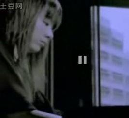 成人女的弹钢琴视频,钢琴女神演绎动人旋律